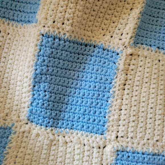 Vintage Crochet Blue & Cream Checkered Afghan Blanket With Fringe Edge, Handmade - Picture 8 of 10